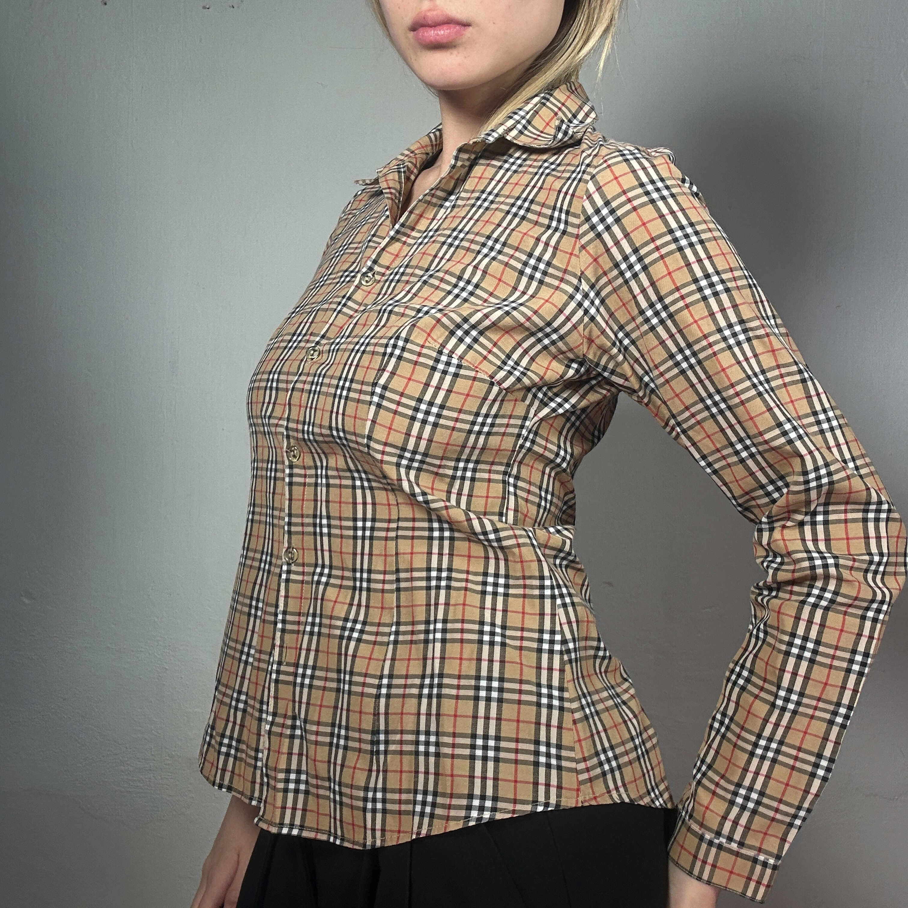 90s Beige Check Perfection: Timeless Longsleeve Shirt (Size Small), a Vintage Gem for Your Wardrobe